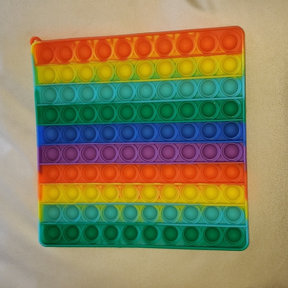 Square Rainbow Pop-It with 100 pops - Picture 3 of 5